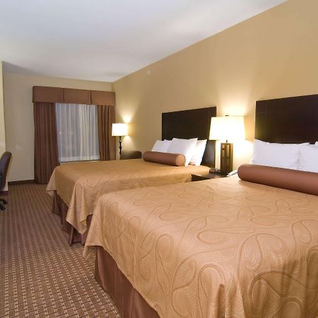 Best Western Bastrop Pines Inn Стая снимка