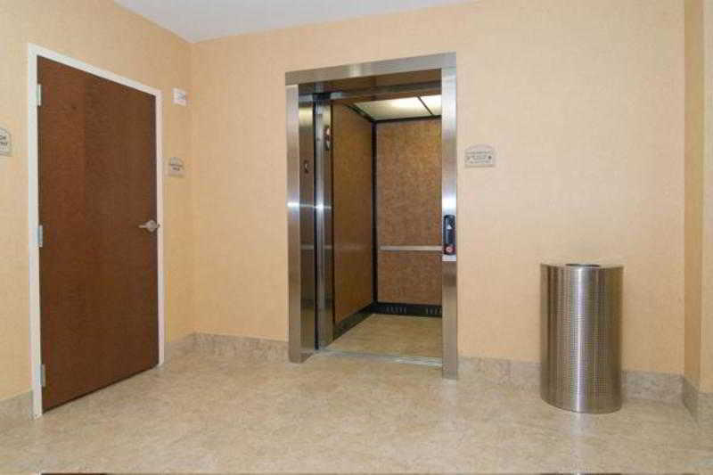 Best Western Bastrop Pines Inn Екстериор снимка
