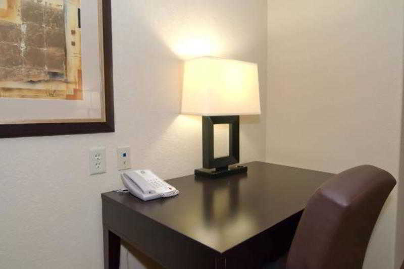 Best Western Bastrop Pines Inn Екстериор снимка