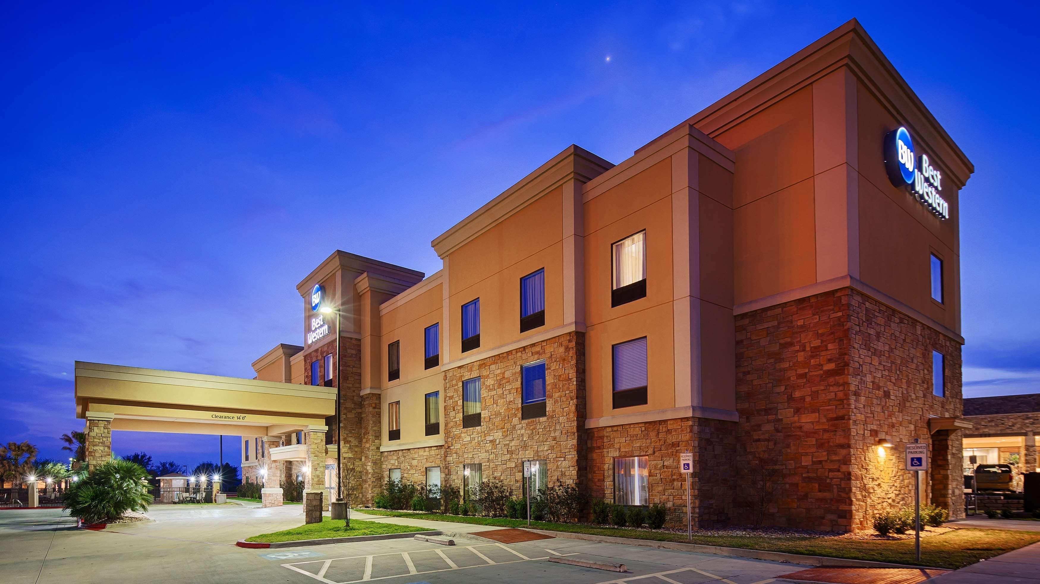 Best Western Bastrop Pines Inn Екстериор снимка