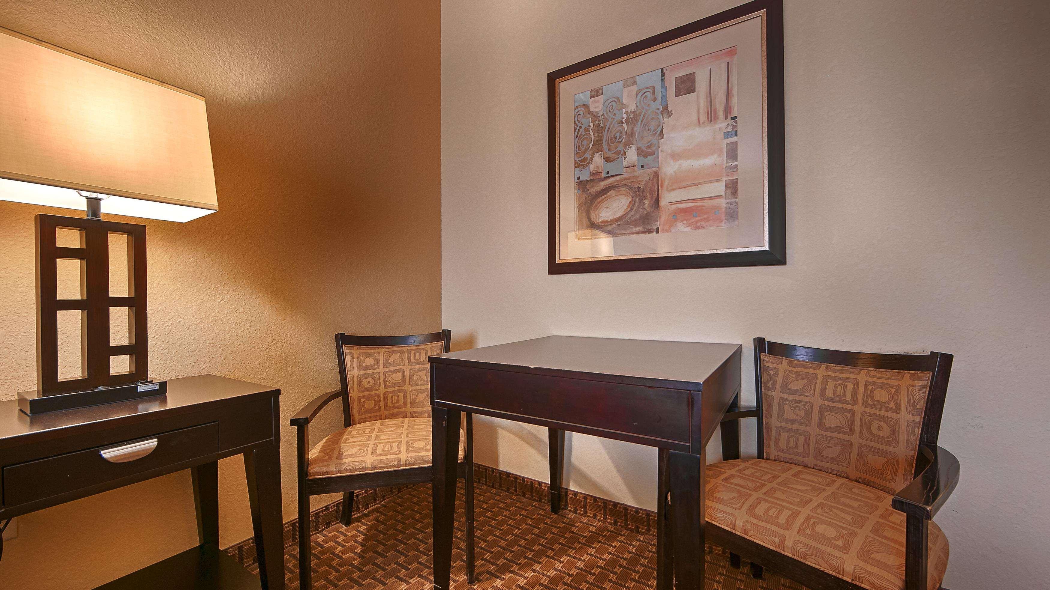 Best Western Bastrop Pines Inn Екстериор снимка