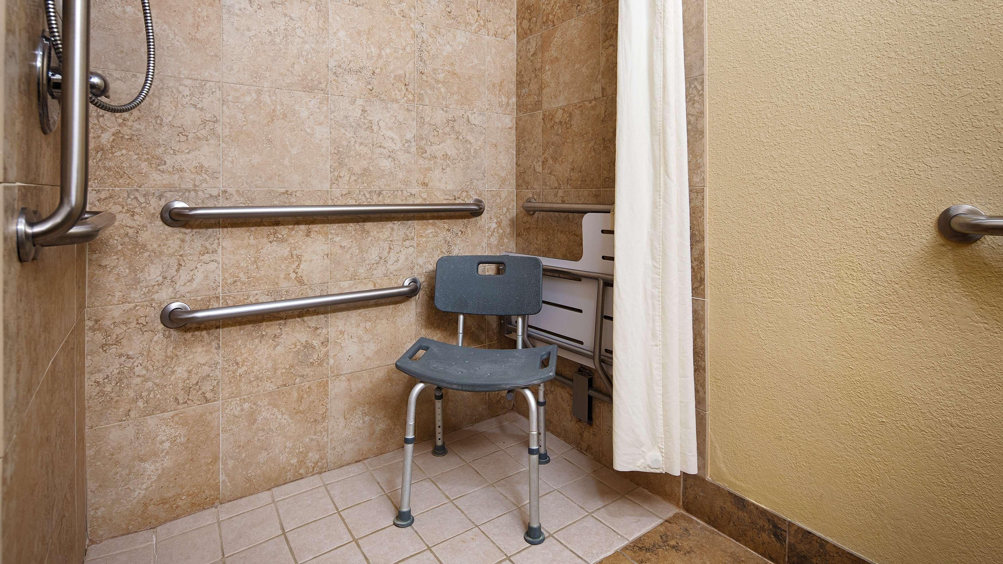 Best Western Bastrop Pines Inn Екстериор снимка