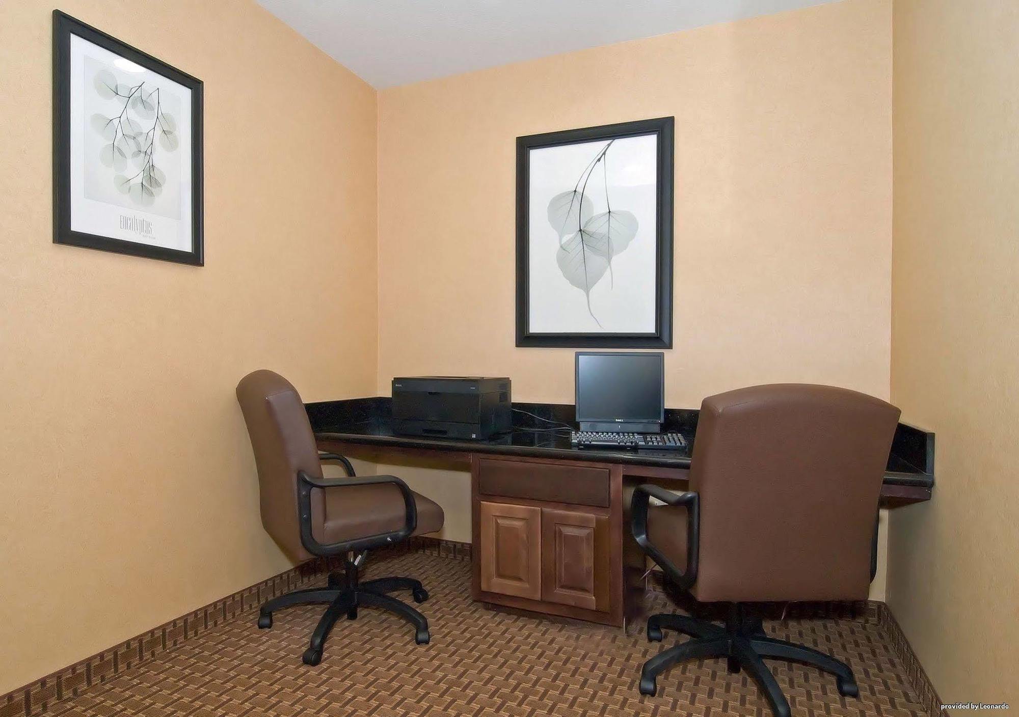 Best Western Bastrop Pines Inn Екстериор снимка