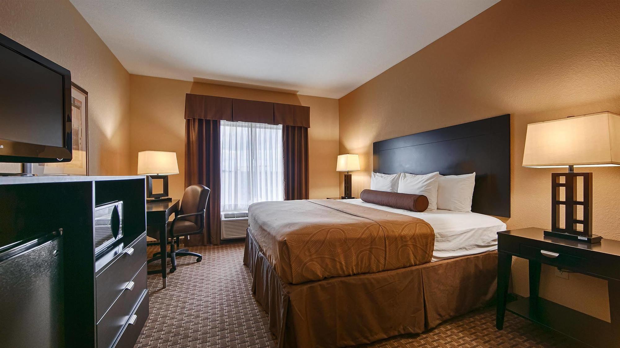 Best Western Bastrop Pines Inn Екстериор снимка