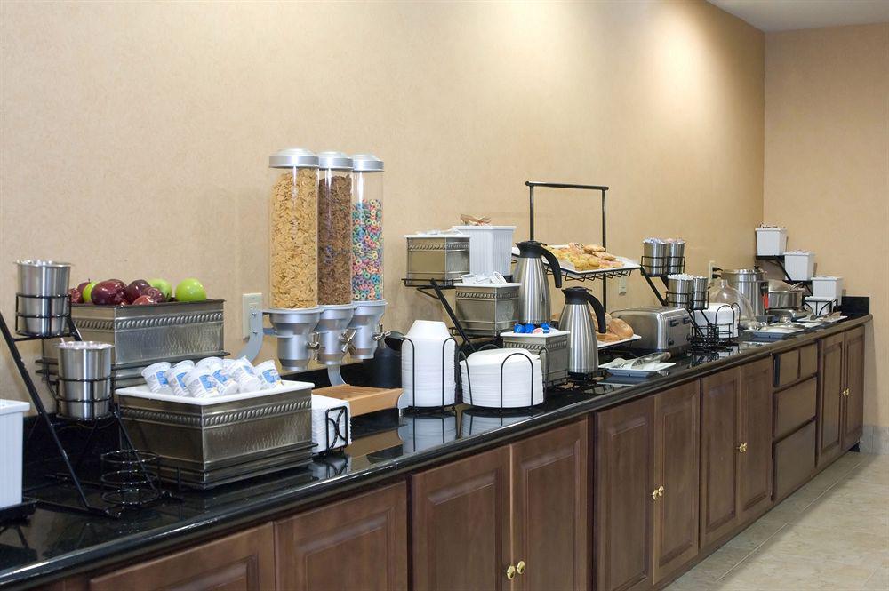 Best Western Bastrop Pines Inn Екстериор снимка